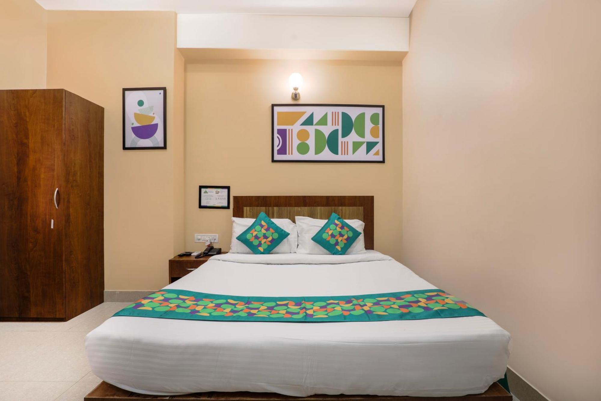 Treebo Urban Oasis Inn Гувахати Экстерьер фото