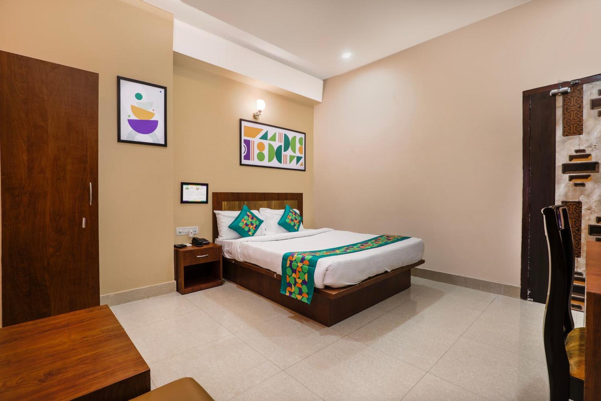 Treebo Urban Oasis Inn Гувахати Экстерьер фото